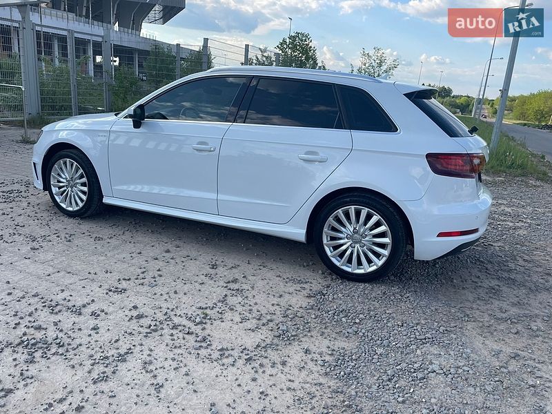 Хетчбек Audi A3 2016 в Львові