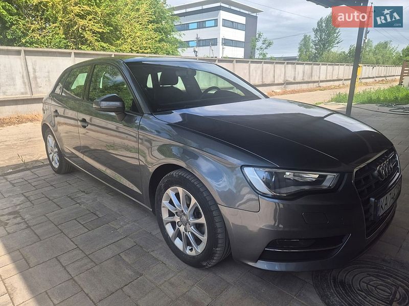 Хэтчбек Audi A3 2015 в Киеве