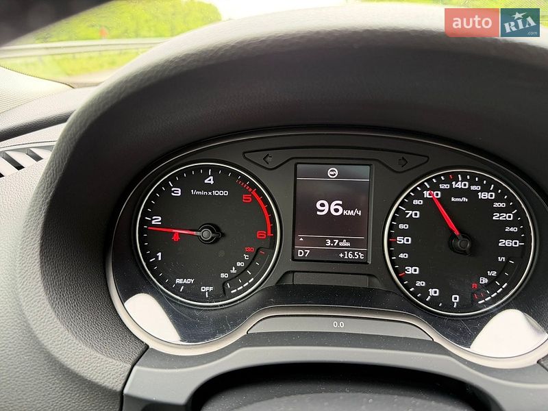 Седан Audi A3 2015 в Киеве