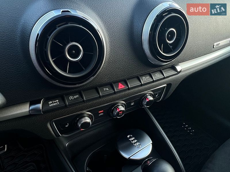 Хетчбек Audi A3 2016 в Києві
