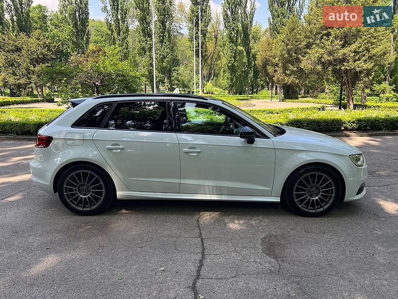 Хетчбек Audi A3 2016 в Києві