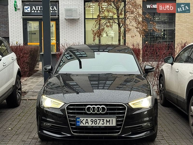 Седан Audi A3 2016 в Киеве