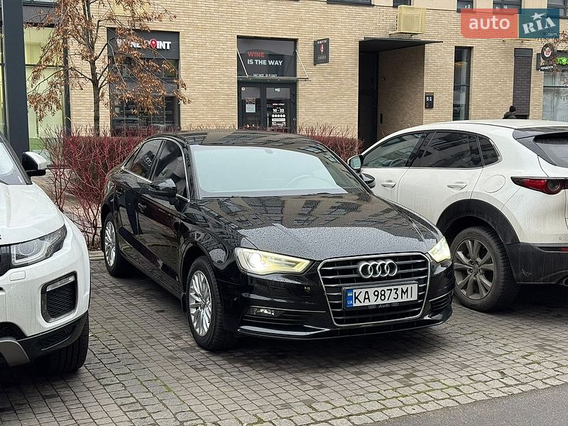 Седан Audi A3 2016 в Киеве