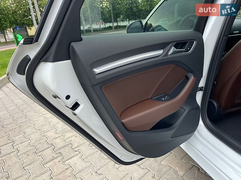 Седан Audi A3 2016 в Кременчуці