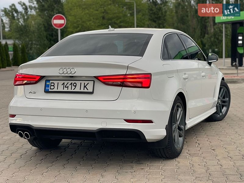 Седан Audi A3 2016 в Кременчуці