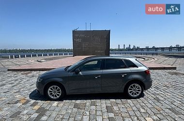 Хэтчбек Audi A3 2015 в Киеве