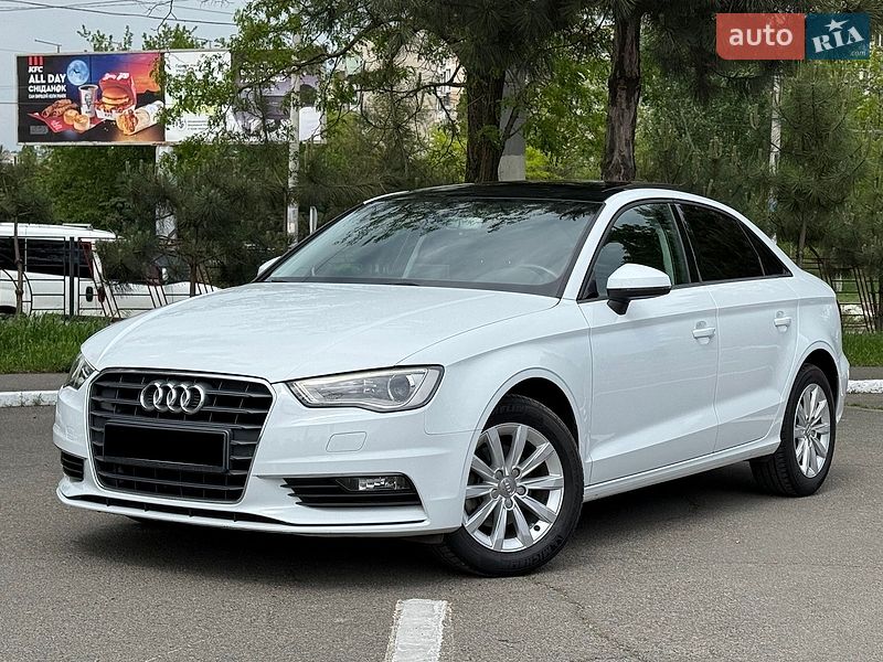 Седан Audi A3 2015 в Одессе