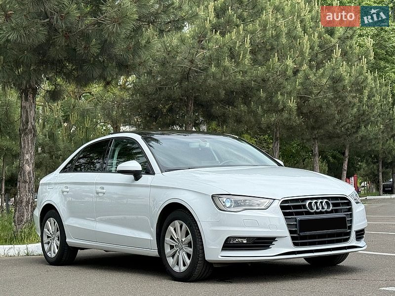 Седан Audi A3 2015 в Одессе