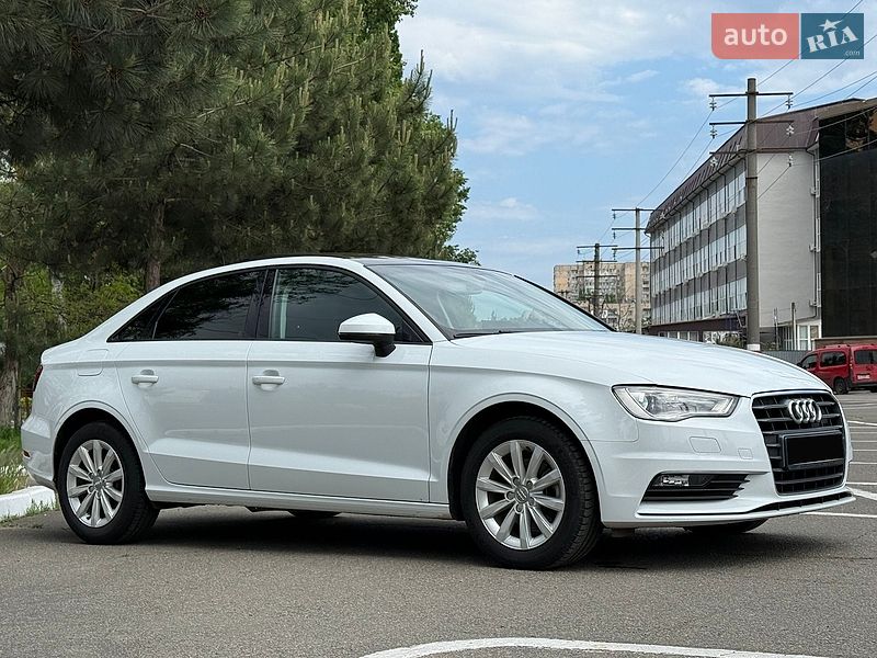 Седан Audi A3 2015 в Одессе