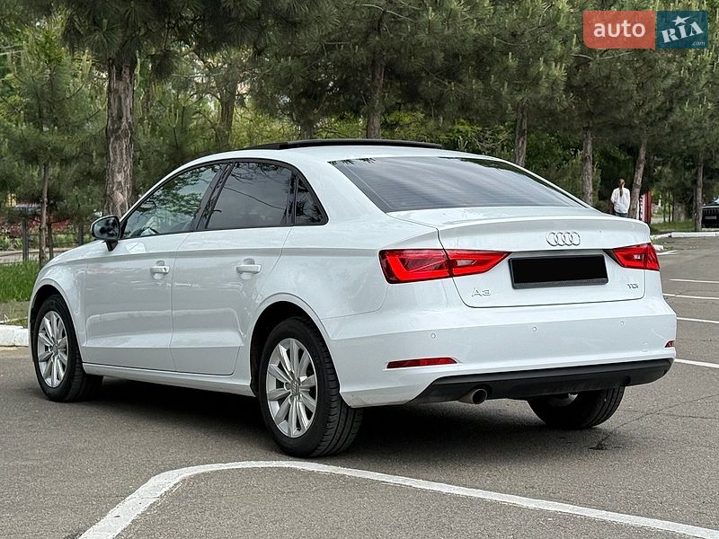 Седан Audi A3 2015 в Одессе