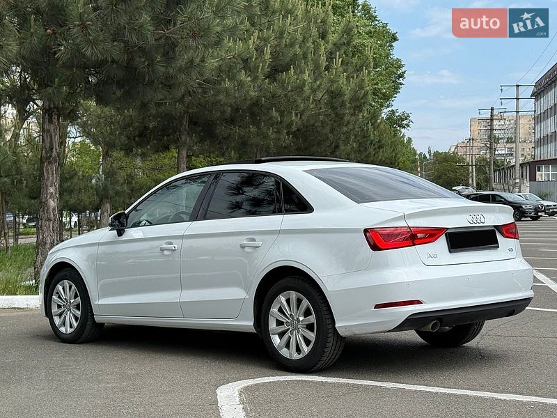 Седан Audi A3 2015 в Одессе