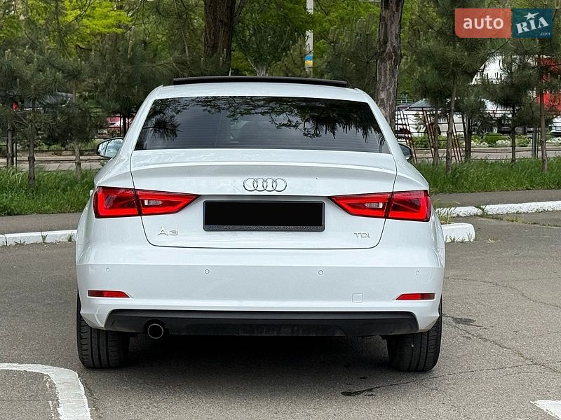 Седан Audi A3 2015 в Одессе