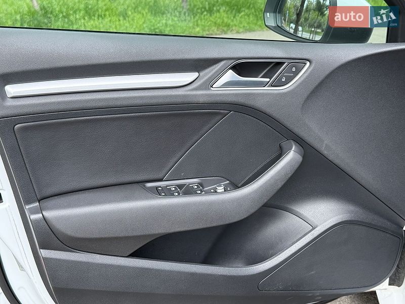 Седан Audi A3 2015 в Одессе