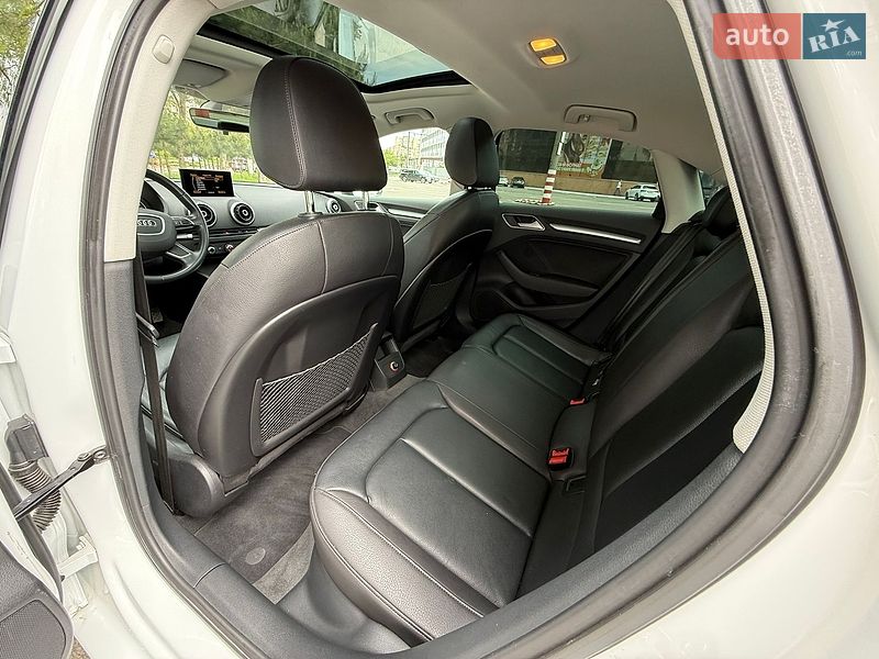 Седан Audi A3 2015 в Одессе