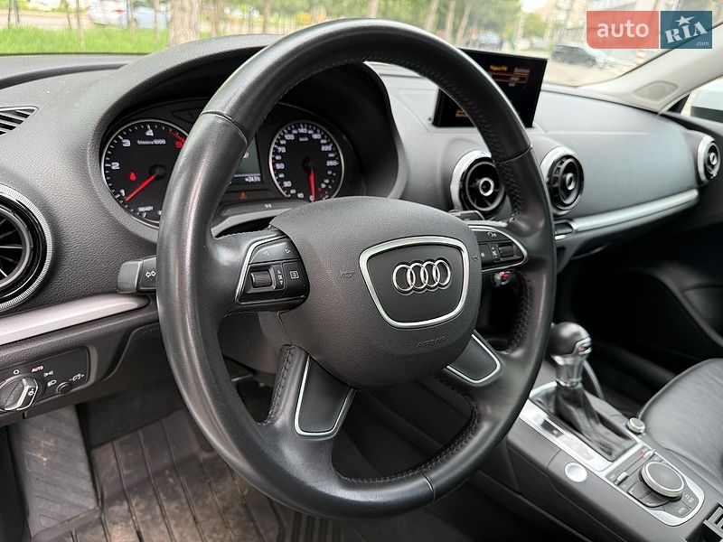 Седан Audi A3 2015 в Одессе