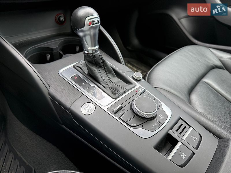 Седан Audi A3 2015 в Одессе