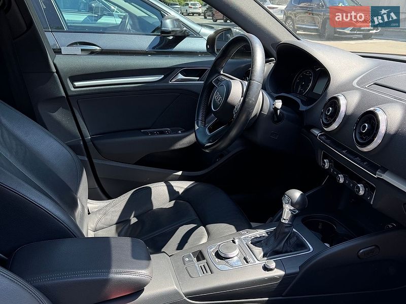 Хетчбек Audi A3 2016 в Києві