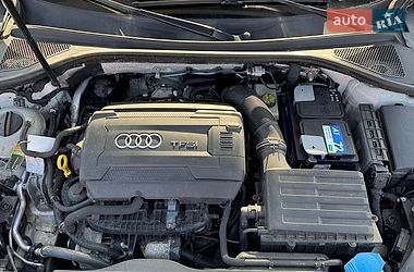 Седан Audi A3 2015 в Ромнах