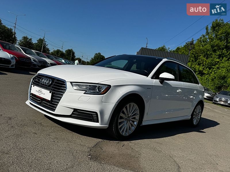 Хетчбек Audi A3 2017 в Луцьку фото 2 Хетчбек Audi A3 2017 в Луцьку