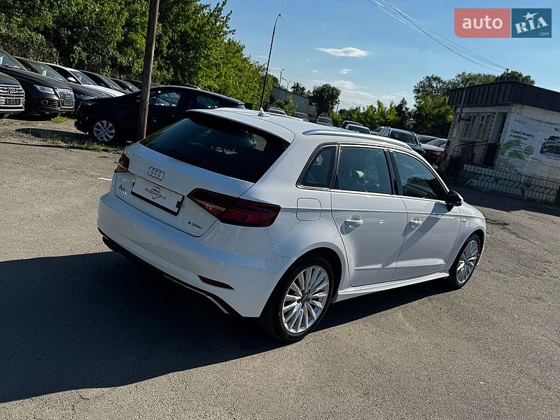 Хетчбек Audi A3 2017 в Луцьку