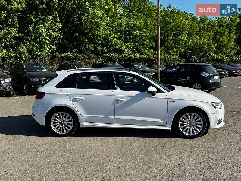 Хетчбек Audi A3 2017 в Луцьку фото 6 Хетчбек Audi A3 2017 в Луцьку