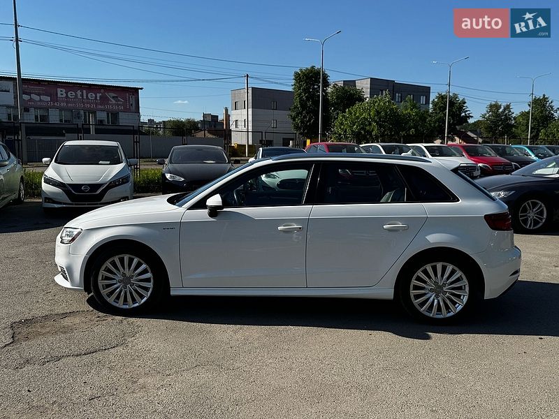 Хетчбек Audi A3 2017 в Луцьку