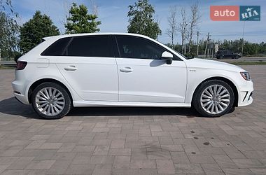 Хэтчбек Audi A3 2015 в Ивано-Франковске