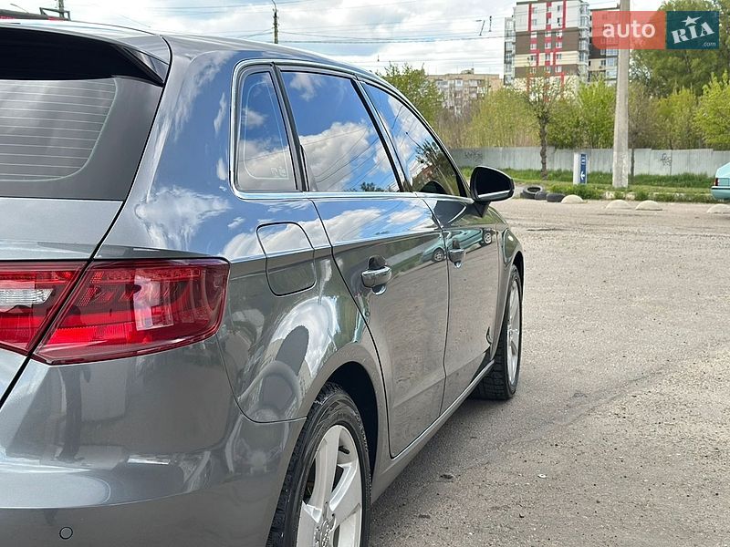 Хетчбек Audi A3 2013 в Чернівцях