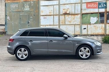 Хетчбек Audi A3 2013 в Чернівцях