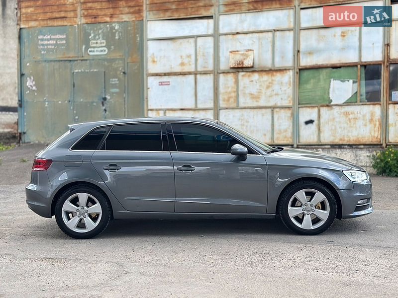 Хетчбек Audi A3 2013 в Чернівцях