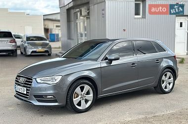 Хетчбек Audi A3 2013 в Чернівцях