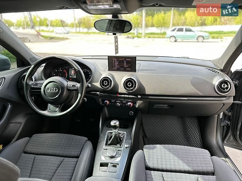 Хетчбек Audi A3 2013 в Чернівцях