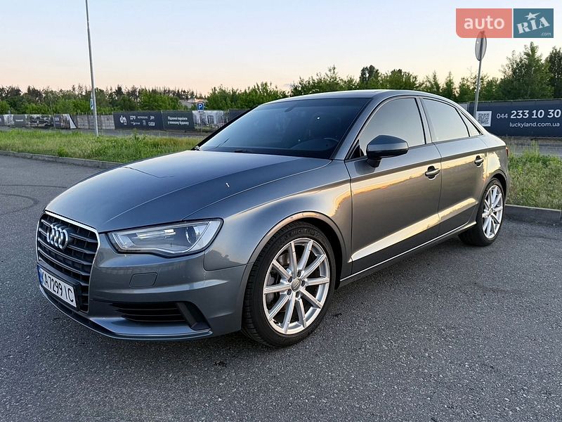 Седан Audi A3 2016 в Киеве