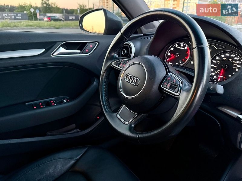 Седан Audi A3 2016 в Киеве