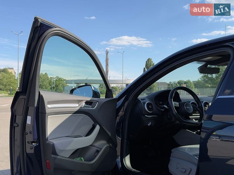 Седан Audi A3 2017 в Харкові