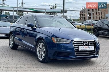 Седан Audi A3 2014 в Чернівцях