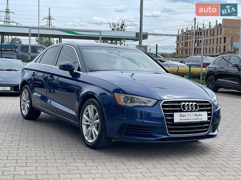 Седан Audi A3 2014 в Чернівцях