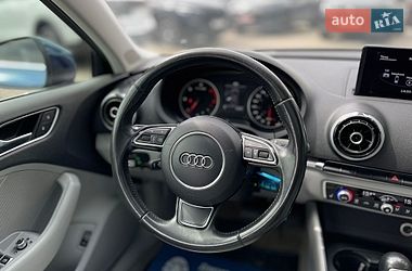 Седан Audi A3 2014 в Чернівцях
