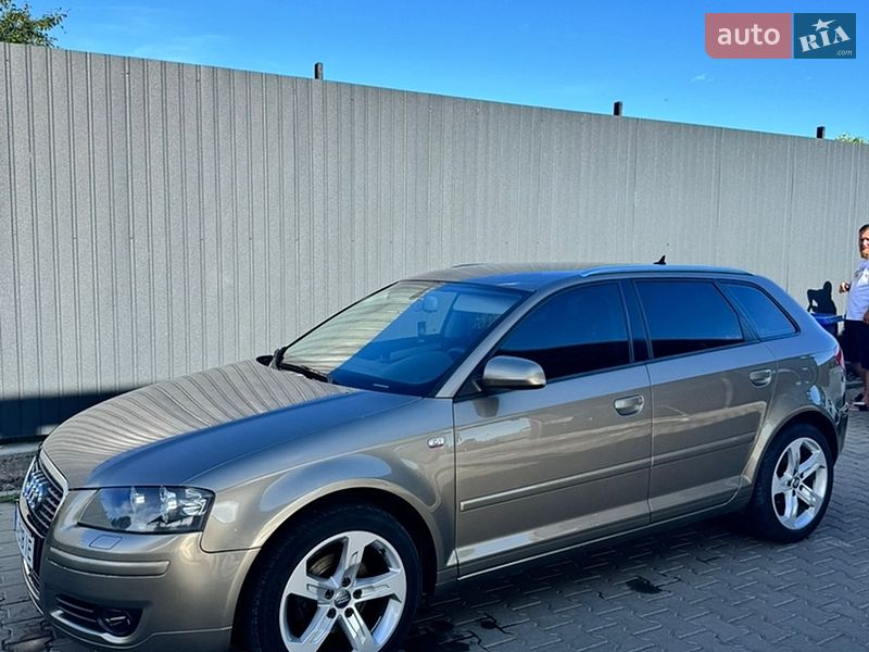 Хэтчбек Audi A3 2005 в Виноградове