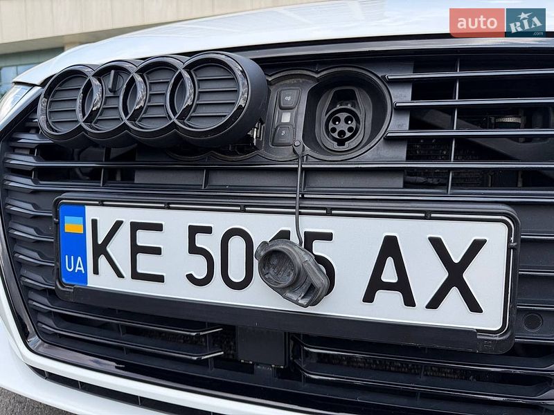 Хетчбек Audi A3 2017 в Дніпрі