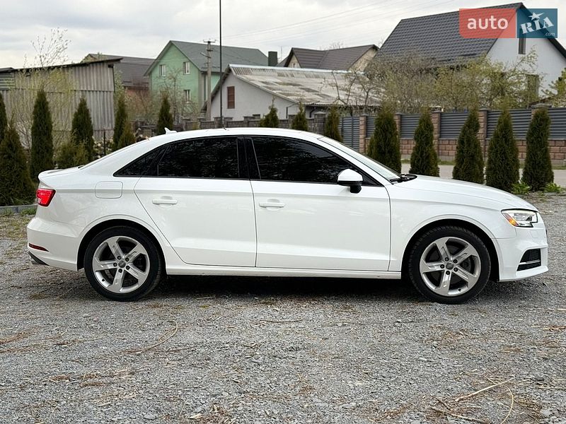 Седан Audi A3 2019 в Ровно
