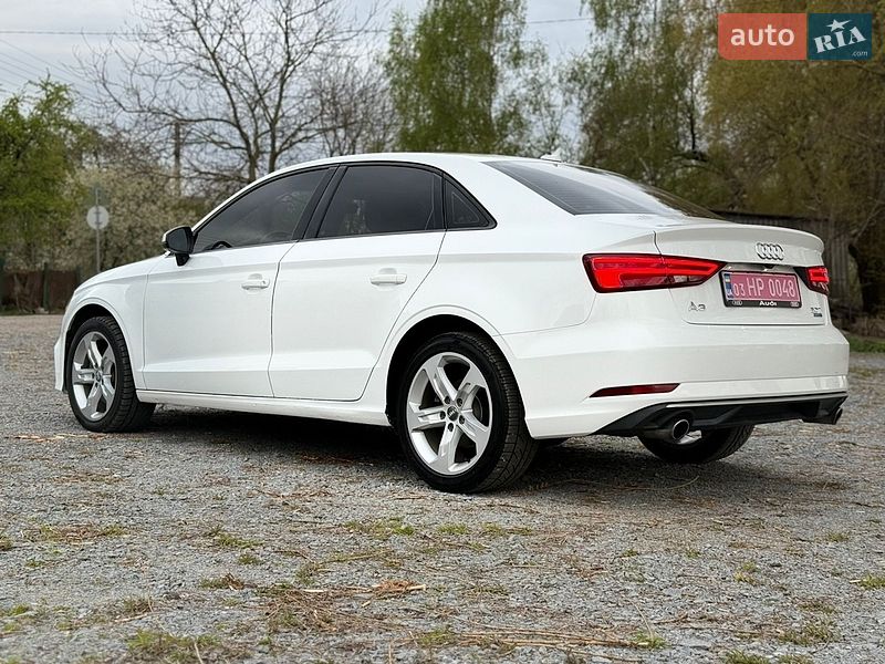 Седан Audi A3 2019 в Ровно