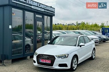 Седан Audi A3 2016 в Рівному
