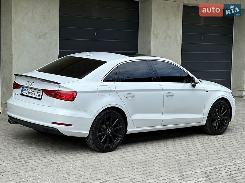 Седан Audi A3 2015 в Дрогобыче