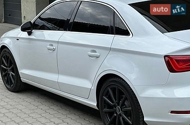 Седан Audi A3 2015 в Дрогобыче