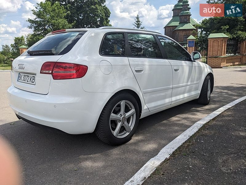 Хэтчбек Audi A3 2008 в Ромнах