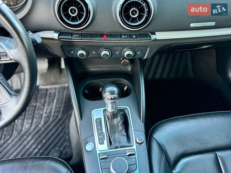 Седан Audi A3 2016 в Мукачево