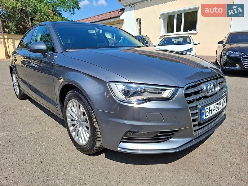 Седан Audi A3 2016 в Одессе