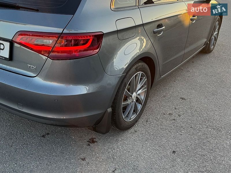 Хэтчбек Audi A3 2016 в Полтаве