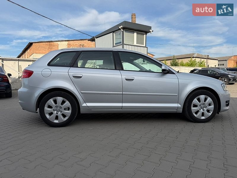 Хэтчбек Audi A3 2011 в Киверцах